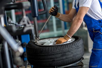 Pneus préposé de service tire